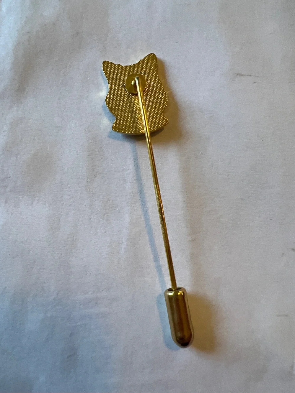 Vintage University Of Washington Huskies stick lapel pin
